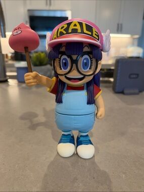 Arale Pink & Blue Figure Toy